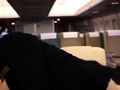 Голая японская стюардесса обслуживает клиента